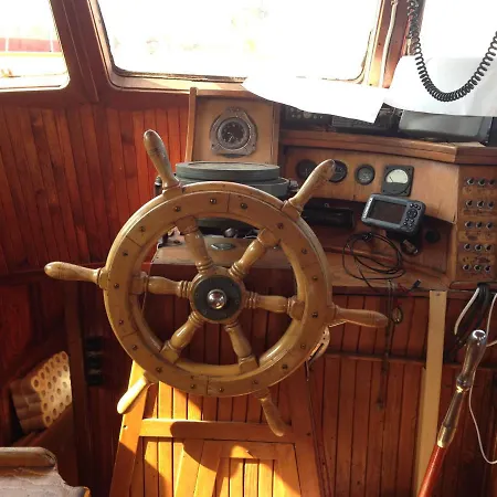 Camping Boat Schooner St Maria *